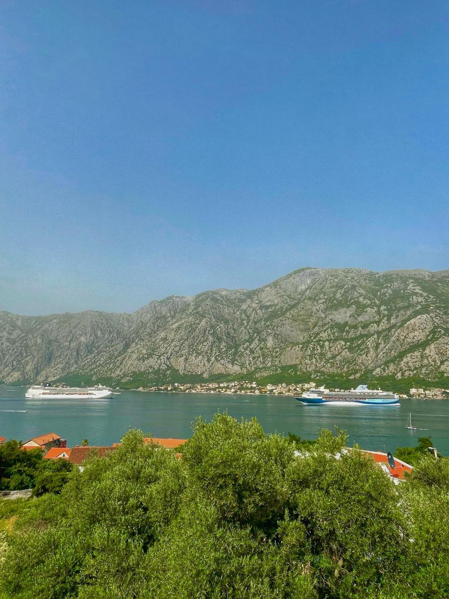 Apartments Krivokapic Prcanj With Bay View Kotor Eksteriør bilde