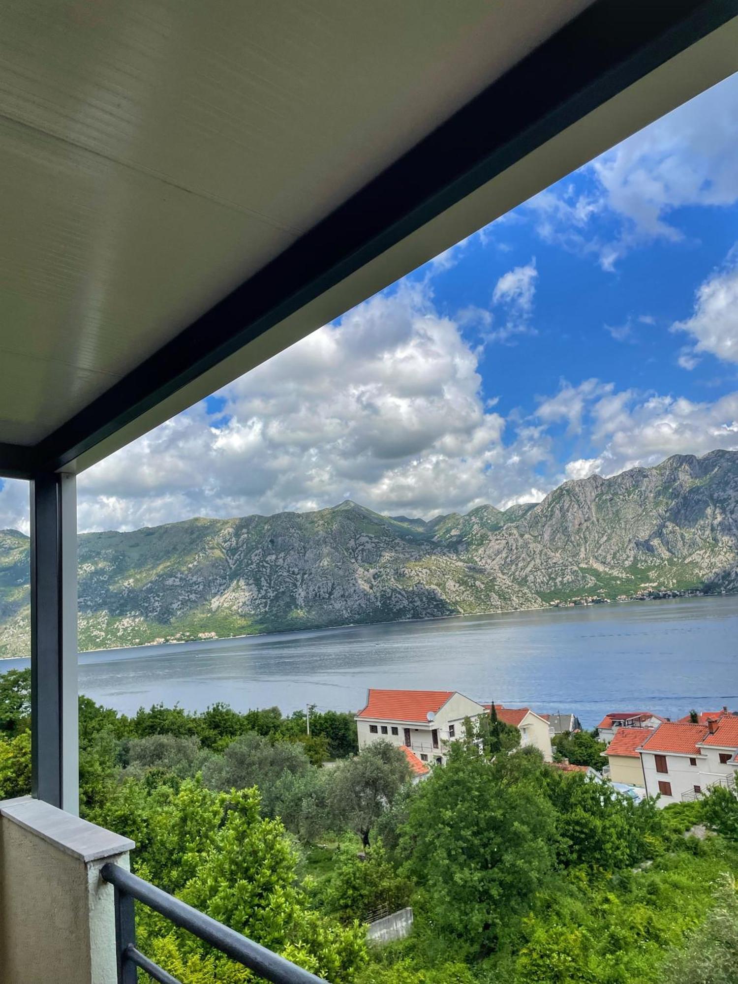 Apartments Krivokapic Prcanj With Bay View Kotor Eksteriør bilde